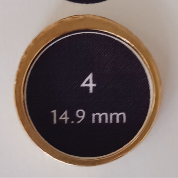 Gold Wedding ring set for his & her's - Picture 10 of 16